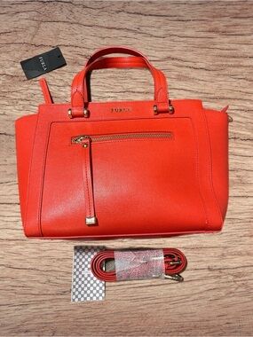 NWT - FURLA Genuine Italian Leather Purse